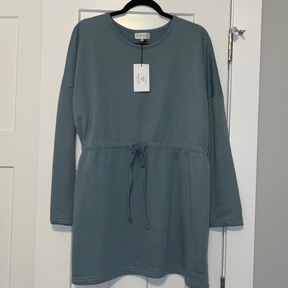 Dresses & Skirts - NWT Blue Long sleeve Sweater Dress